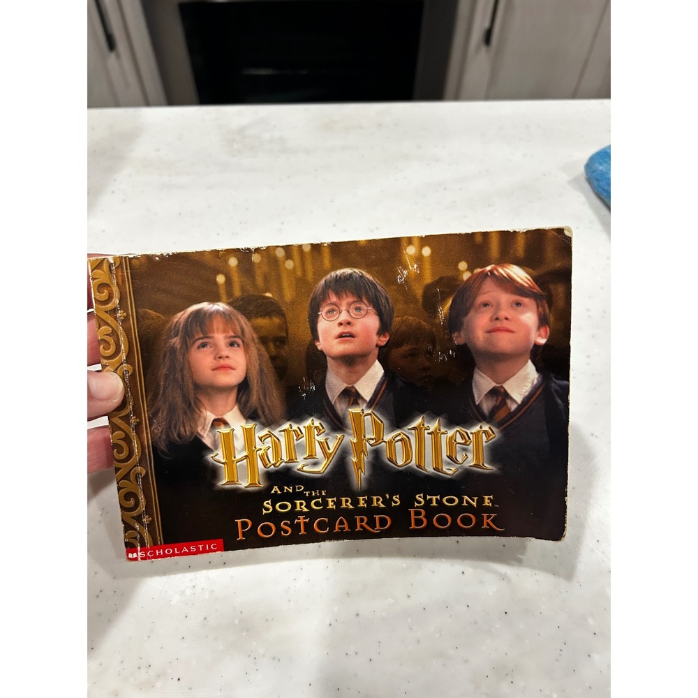 Harry Potter Sorcerer's Stone Postcard Book 2001 Scholastic First Printing 31 Ct
